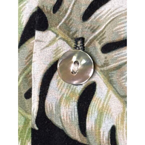 Tori Richard Black Monstera Leaves
Button Down Aloha Shirt Men Size Large - Picture 4 of 5